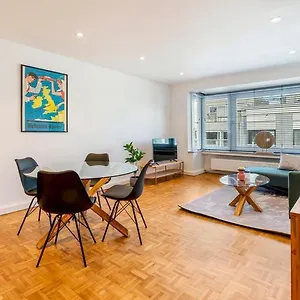 Appartement Fantastically Located Modern With Garage Available, Oostende